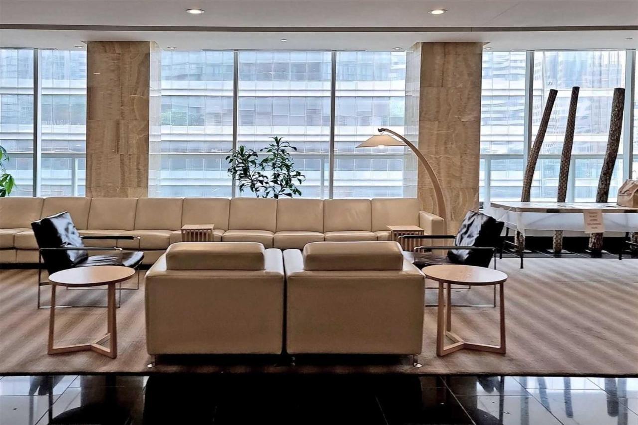 Newly Renovated Cozy Condo/Union Station Toronto Esterno foto